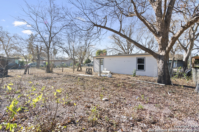 422 Apolonio St Property Photo 25