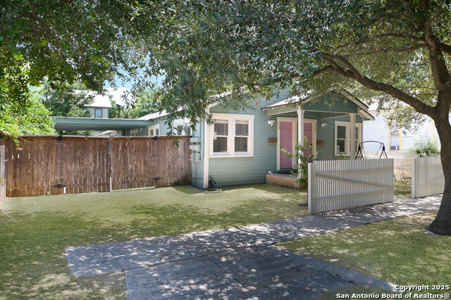 208 Mission St Property Photo 11