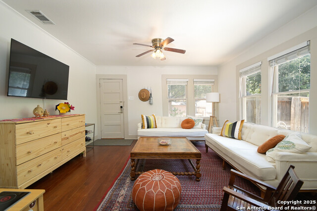 208 Mission St Property Photo 12