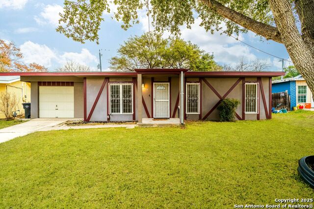 9306 La Ronda Property Photo 2