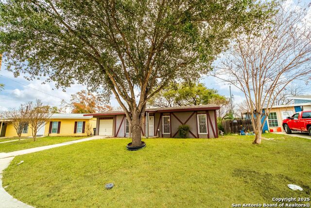 9306 La Ronda Property Photo 3