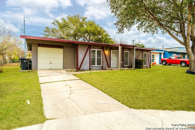 9306 La Ronda Property Photo 4