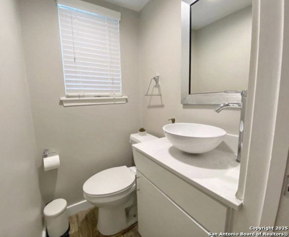 743 Brynes Dr Property Photo 6