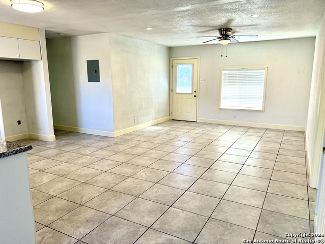8211 White Oak Property Photo 11