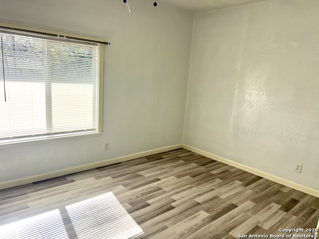 8211 White Oak Property Photo 12