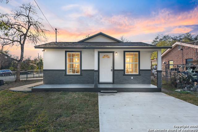 329 S Crisp St Property Photo 1