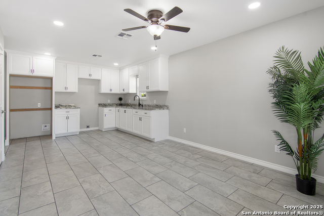 329 S Crisp St Property Photo 5