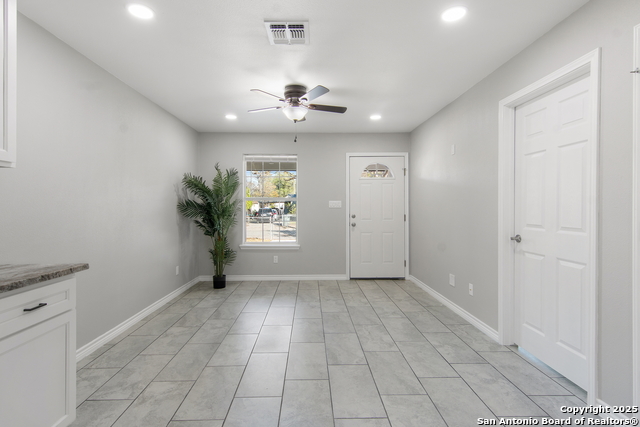 329 S Crisp St Property Photo 6