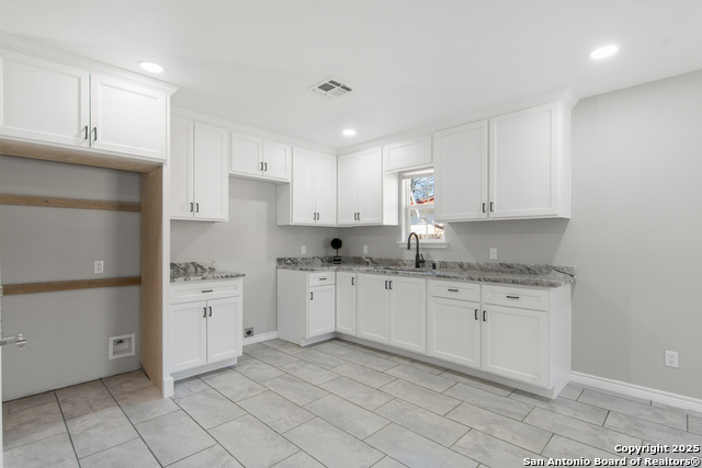 329 S Crisp St Property Photo 9