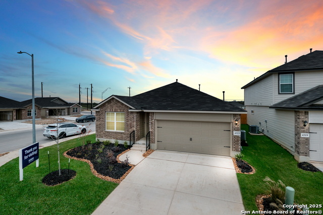 4323 Caraway Bay Property Photo 4