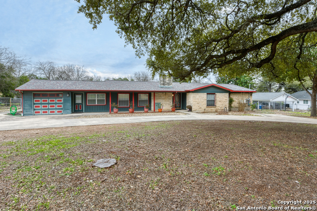 158 E Arrowhead Dr Property Photo 2