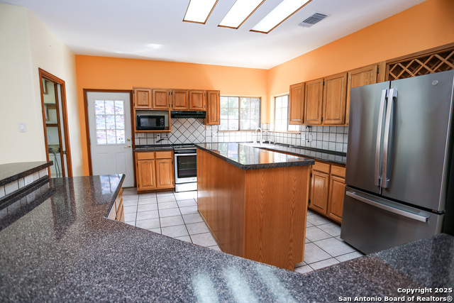 542 Silver Springs Property Photo 9