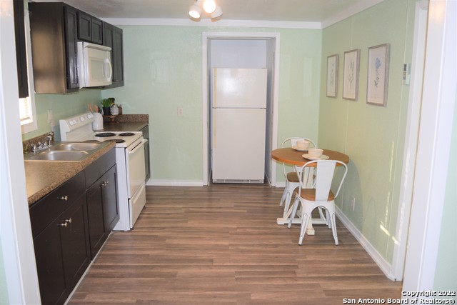 587 Overhill Dr Property Photo 6
