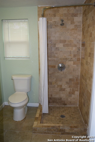 587 Overhill Dr Property Photo 7