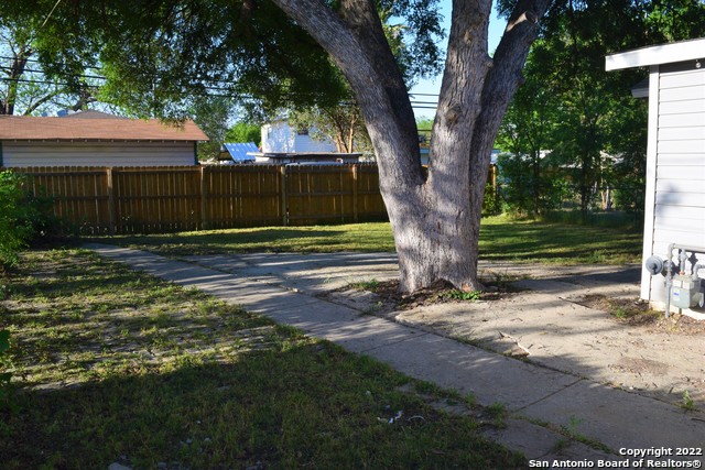 587 Overhill Dr Property Photo 13