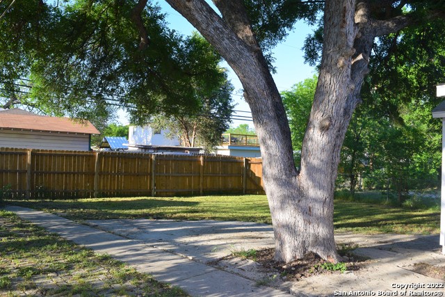 587 Overhill Dr Property Photo 14