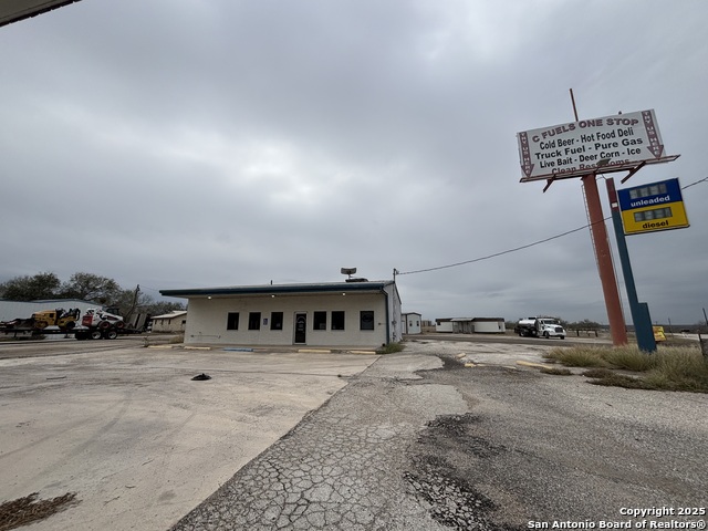 866 Fm 99 Property Photo 3