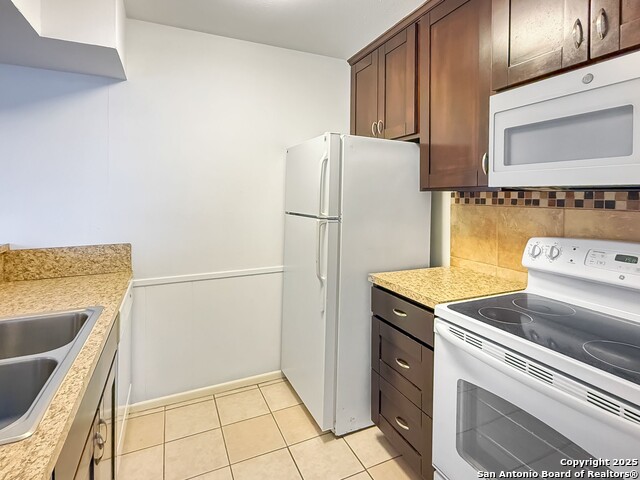 223 W Silver Sands Dr. Property Photo 4