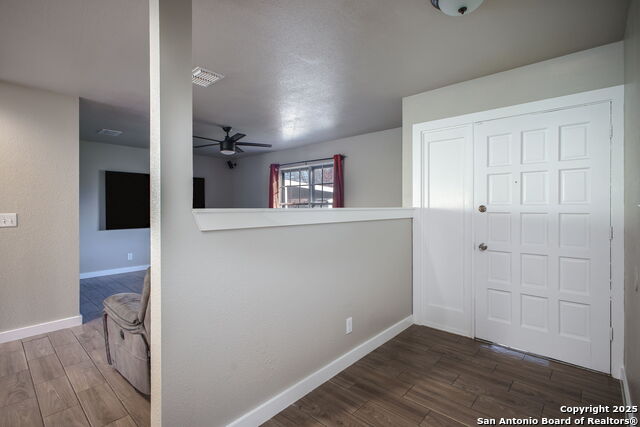 7427 Castle Trail Dr Property Photo 6