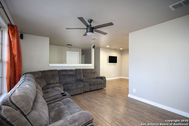 7427 Castle Trail Dr Property Photo 7