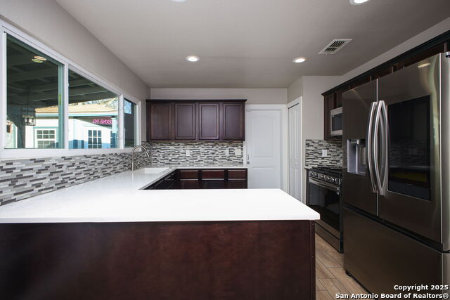 7427 Castle Trail Dr Property Photo 11