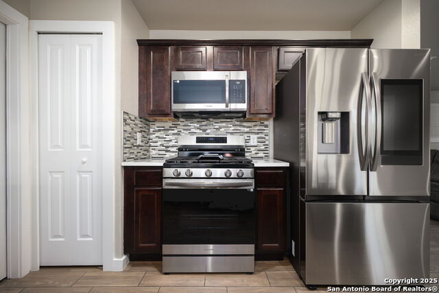 7427 Castle Trail Dr Property Photo 12
