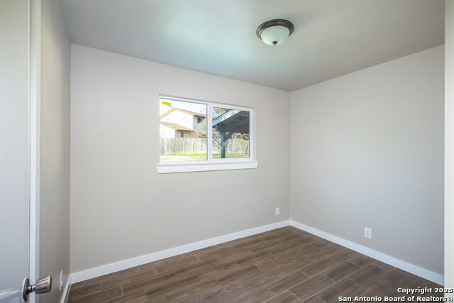 7427 Castle Trail Dr Property Photo 21