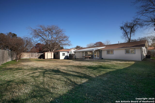 7427 Castle Trail Dr Property Photo 29
