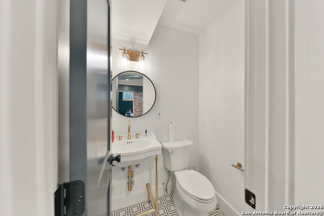 230 W Craig Pl Property Photo 6