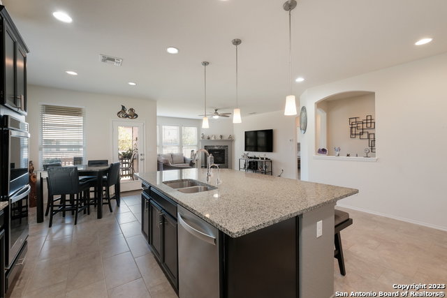 120 Aberdeen Property Photo 11