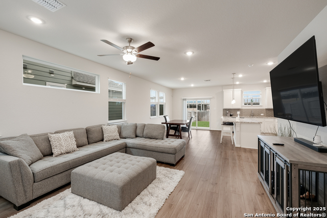 8311 Sunrise Glen Property Photo 12