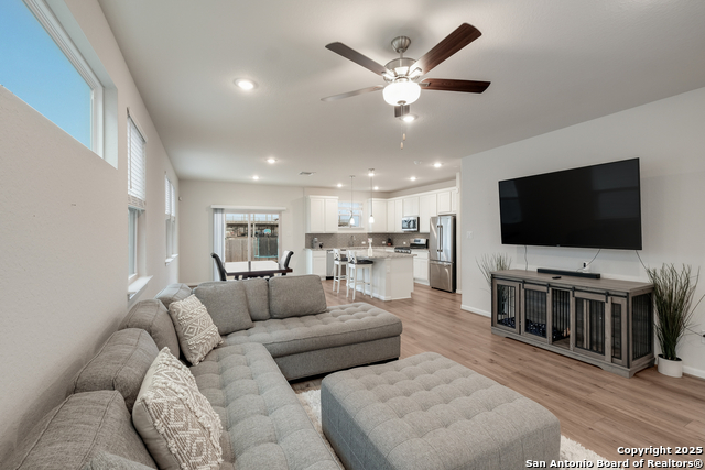 8311 Sunrise Glen Property Photo 13