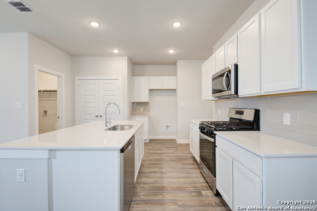 5702 Agate Circle Property Photo 4