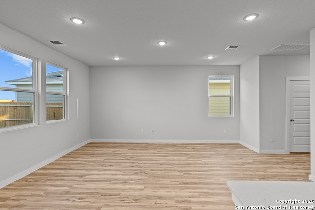 9946 Forestier Green Property Photo 6