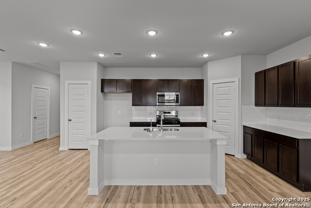 9946 Forestier Green Property Photo 11