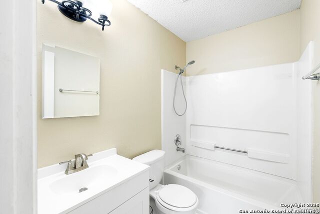 2902 Broad Plain Drive Property Photo 18