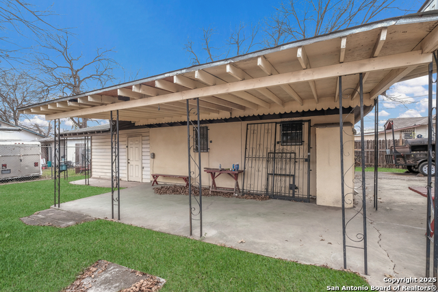 810 Eldorado St Property Photo 28