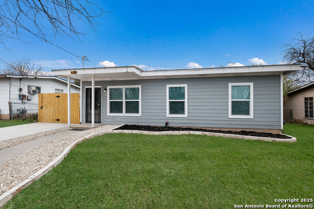 631 Overhill Dr Property Photo 4