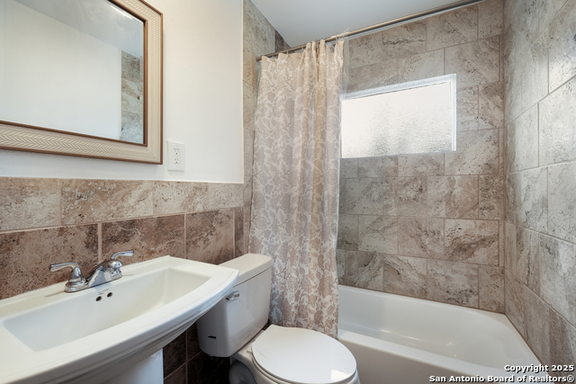 631 Overhill Dr Property Photo 18