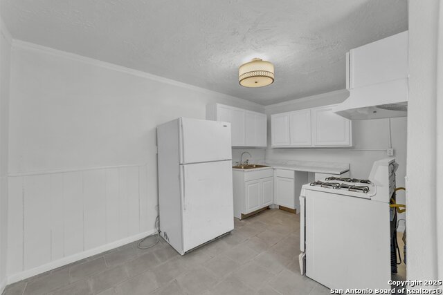 811 S General Mcmullen Dr Property Photo 11