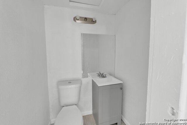 811 S General Mcmullen Dr Property Photo 13