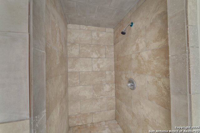 811 S General Mcmullen Dr Property Photo 17