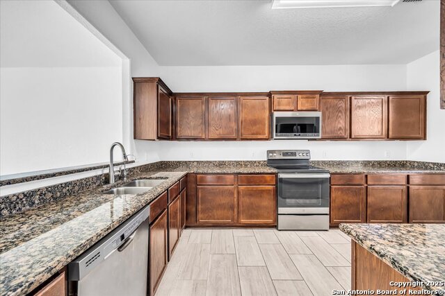 6630 Luckey Tree Property Photo 4