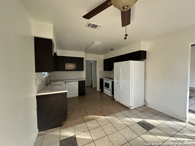 4608 Blue Skies Dr Property Photo 6