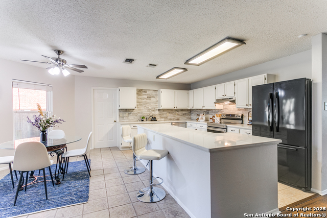 16419 Calico Creek Dr Property Photo 2