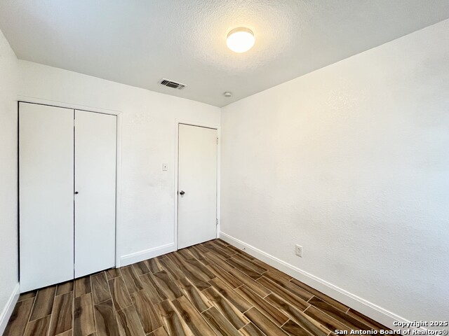 2106 Henrietta St Property Photo 22