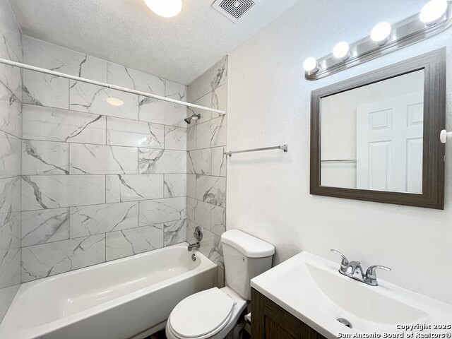 2106 Henrietta St Property Photo 23