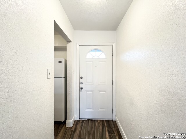 2106 Henrietta St Property Photo 24