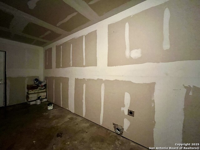 2106 Henrietta St Property Photo 26