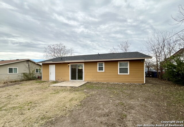 2106 Henrietta St Property Photo 28